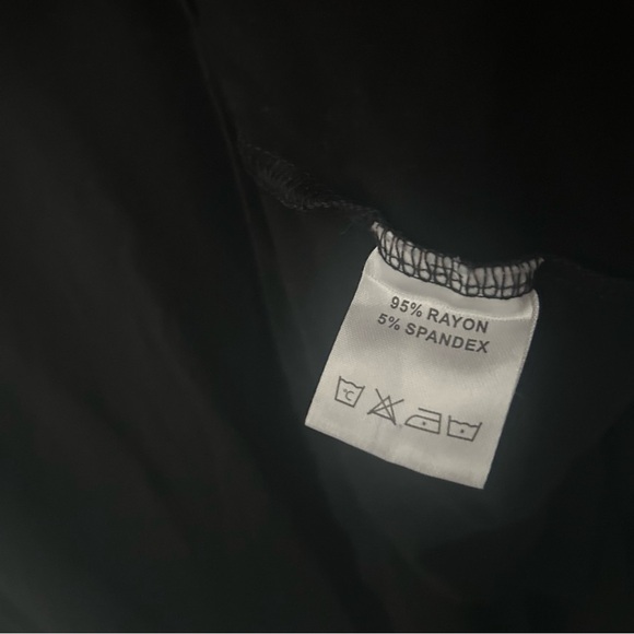 Amoretu Womens' Black Plus Size (2XL) Top with Long Sleeve Criss Cross Neck EUC - Picture 4 of 6